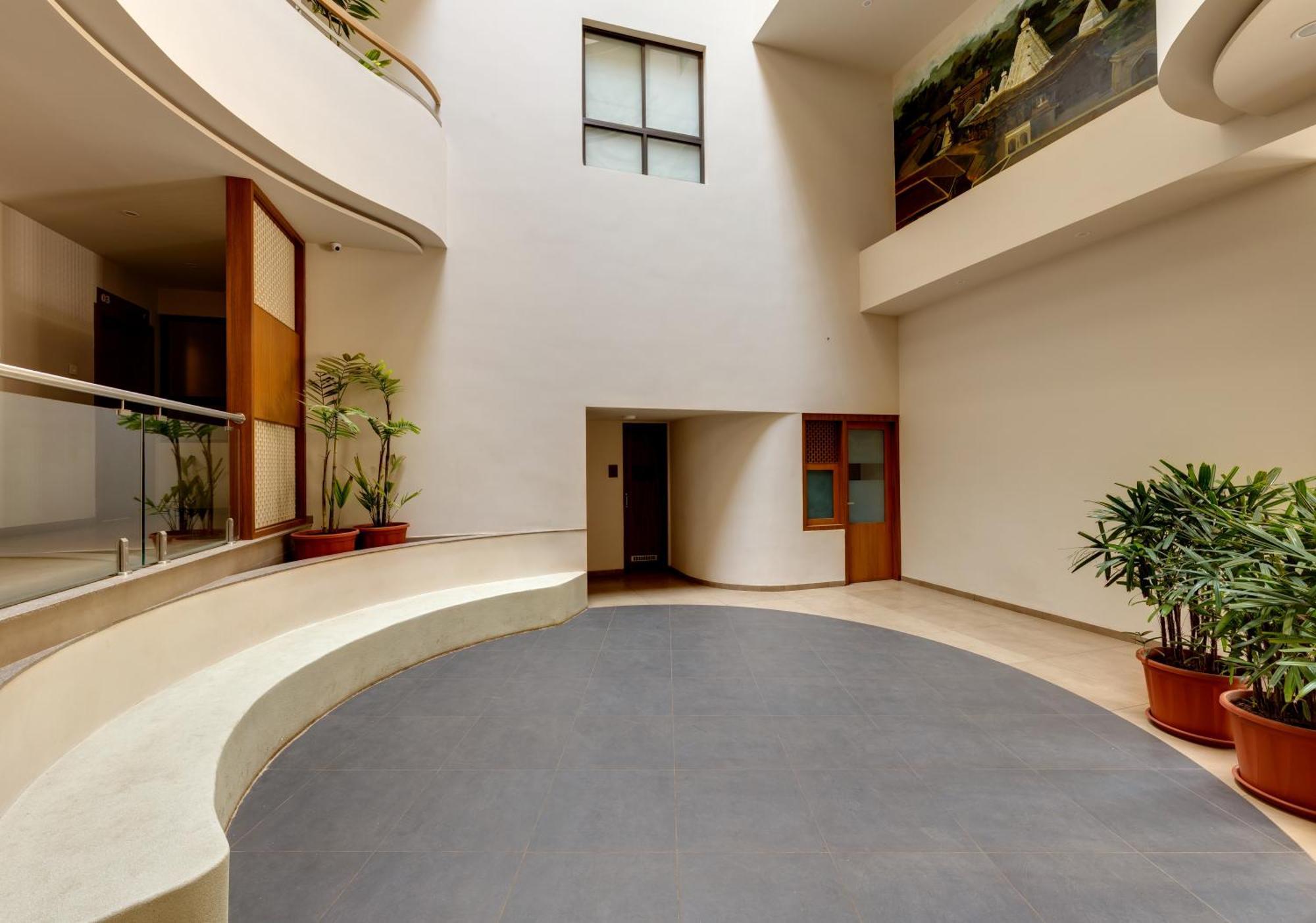 Hotel Classic Mid Town, Kolhapur Dış mekan fotoğraf