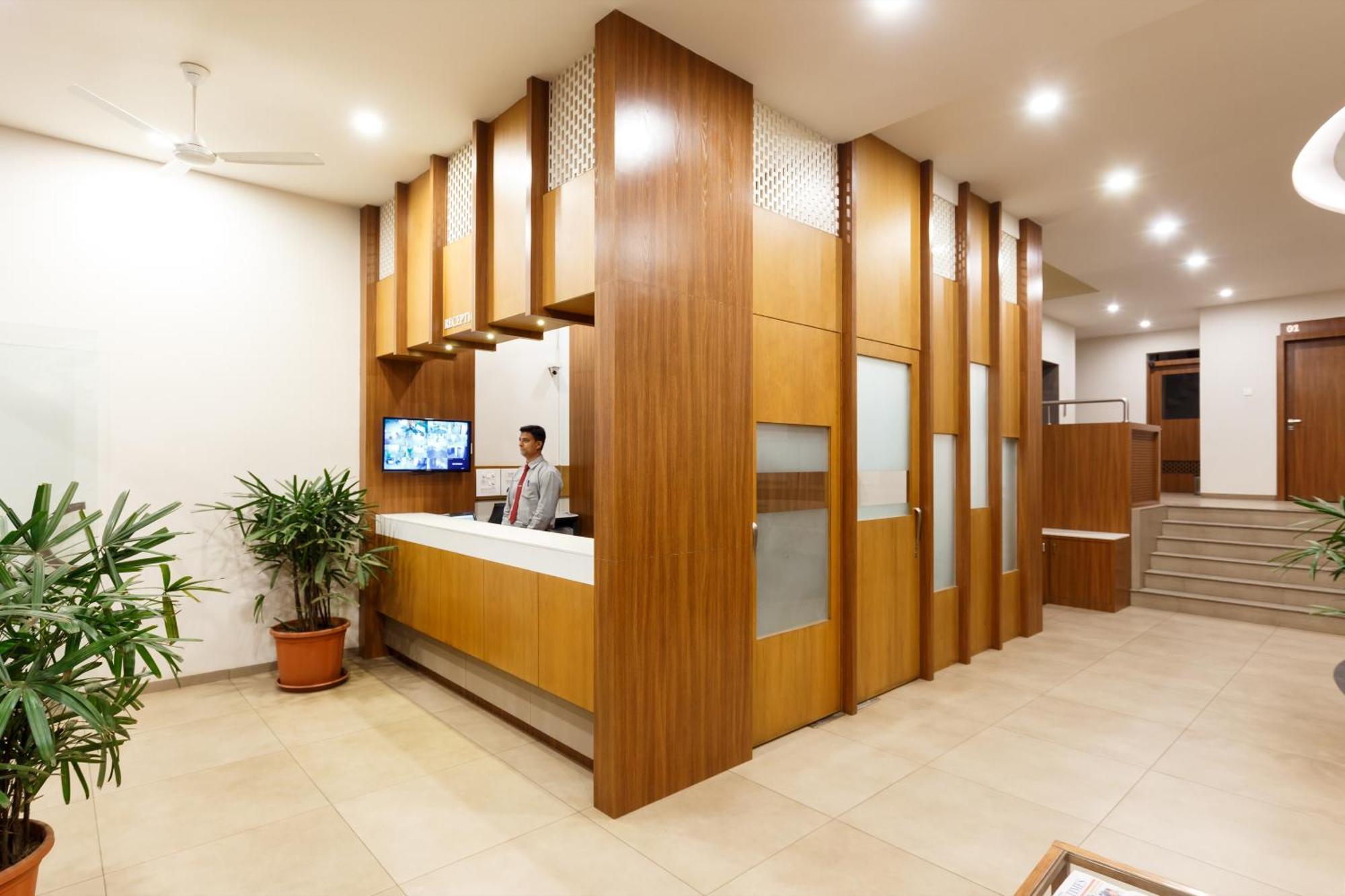 Hotel Classic Mid Town, Kolhapur Dış mekan fotoğraf