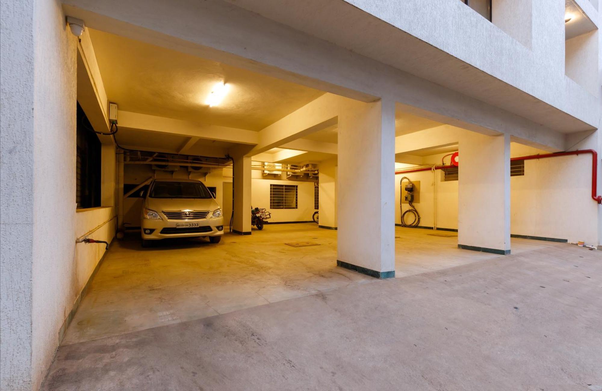 Hotel Classic Mid Town, Kolhapur Dış mekan fotoğraf