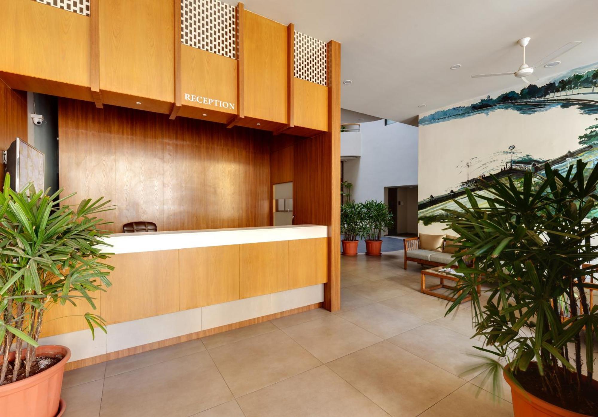 Hotel Classic Mid Town, Kolhapur Dış mekan fotoğraf