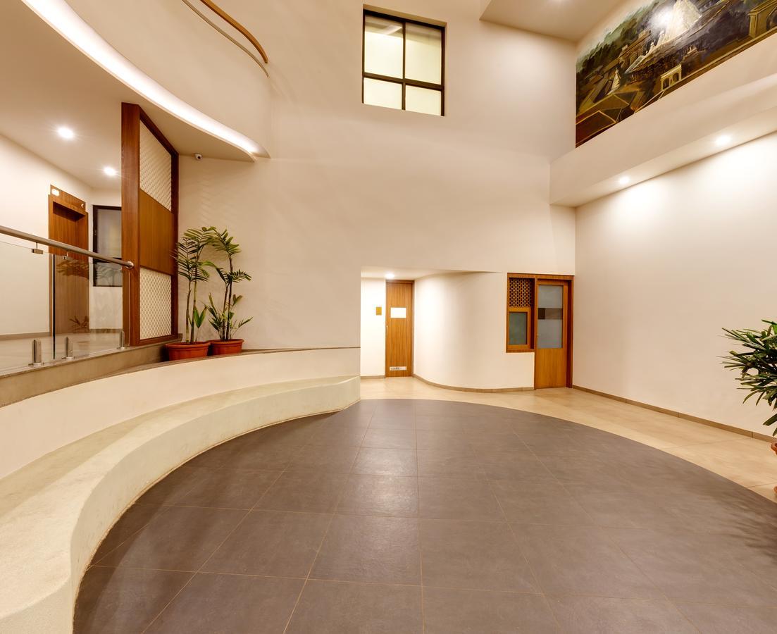 Hotel Classic Mid Town, Kolhapur Dış mekan fotoğraf